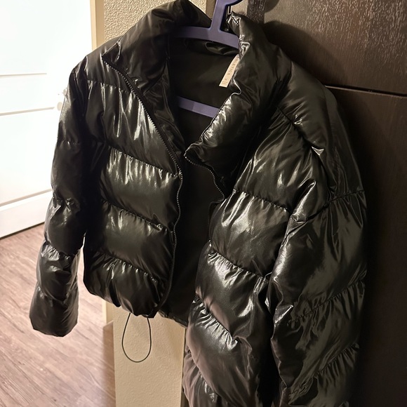 Fabletics Black Shiny Puffer Jacket Size M - Picture 2 of 4